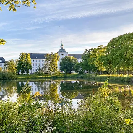 Apartament Lovely In *